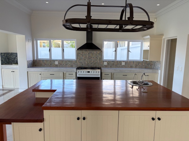 5 Bedroom Property for Sale in Whale Rock Hill Western Cape